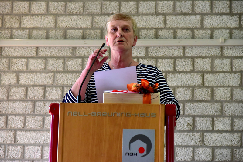 Begrüßung durch die Vorsitzende Karen Sprenger