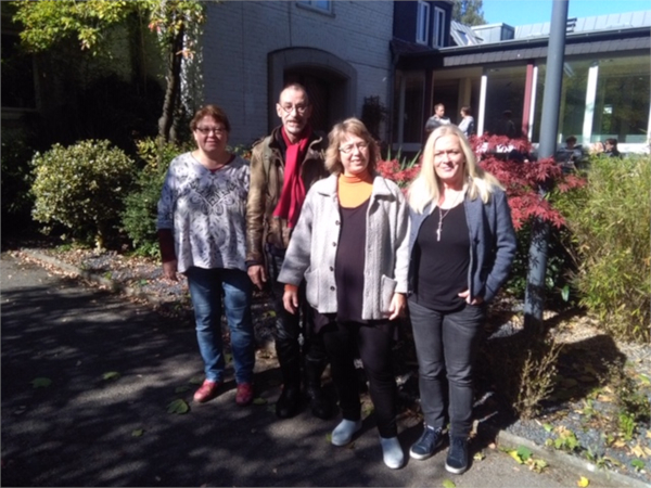 Vier der Teilnehmerinnen und Teilnehmer